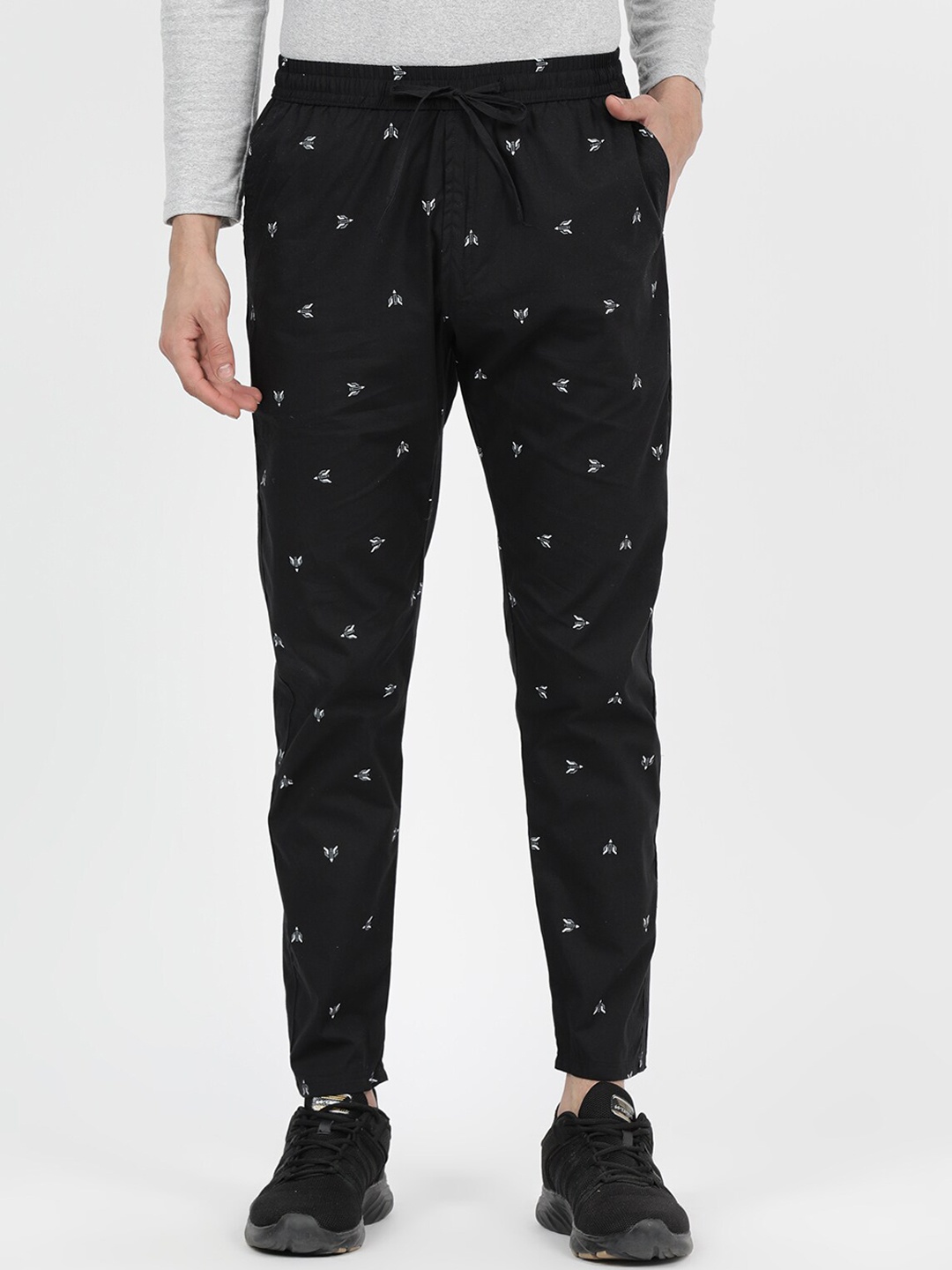 

V2 Value & Variety Men Black Printed Track Pant