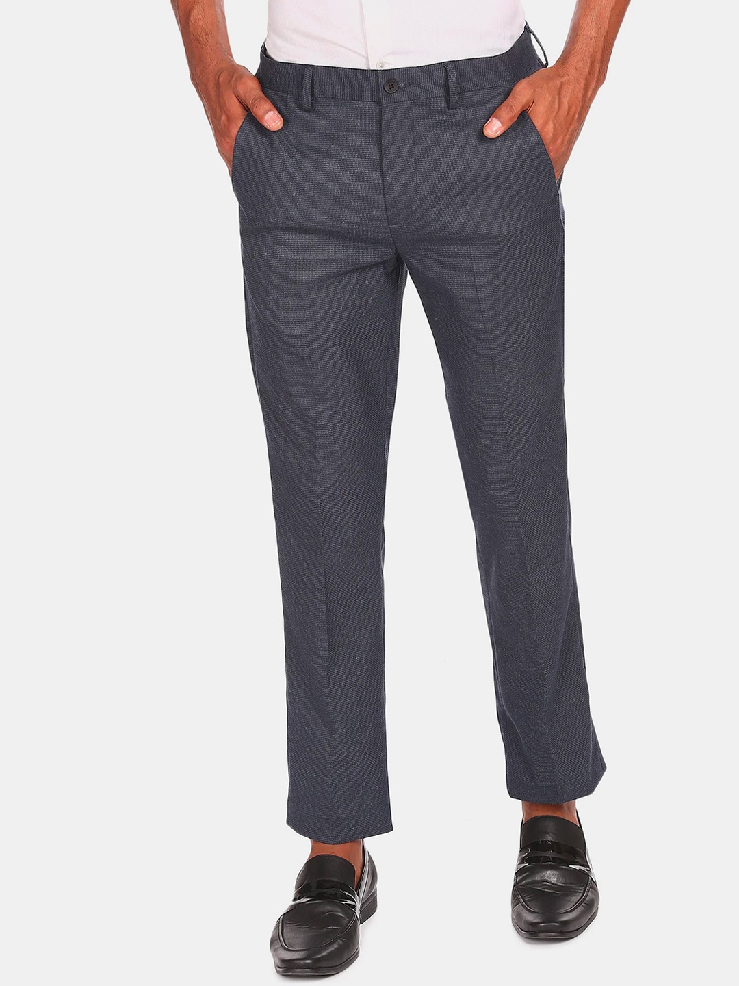 

Excalibur Men Blue Textured Mid Rise Regular Fit Trousers