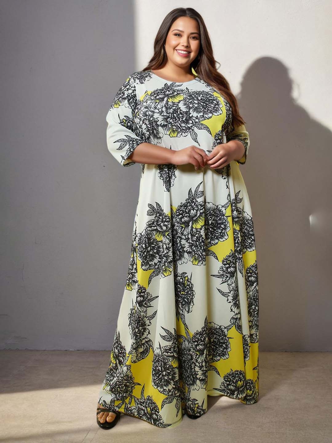 

Amydus Women Plus Size Black & White Floral Maxi Dress