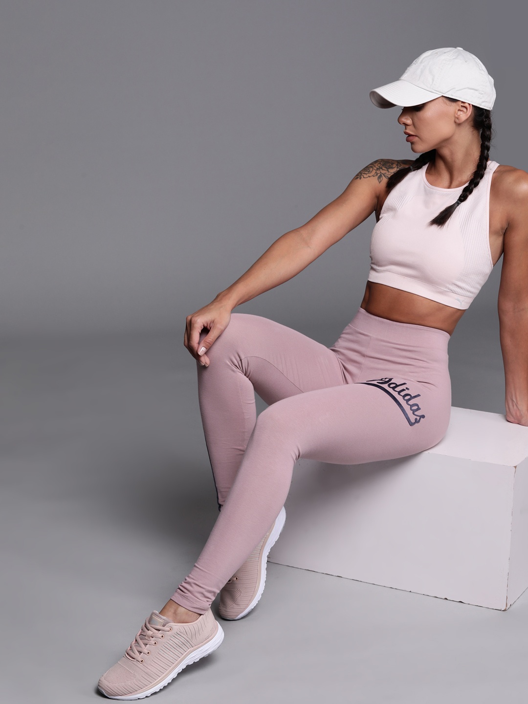 

ADIDAS Originals Women Mauve Solid Tight