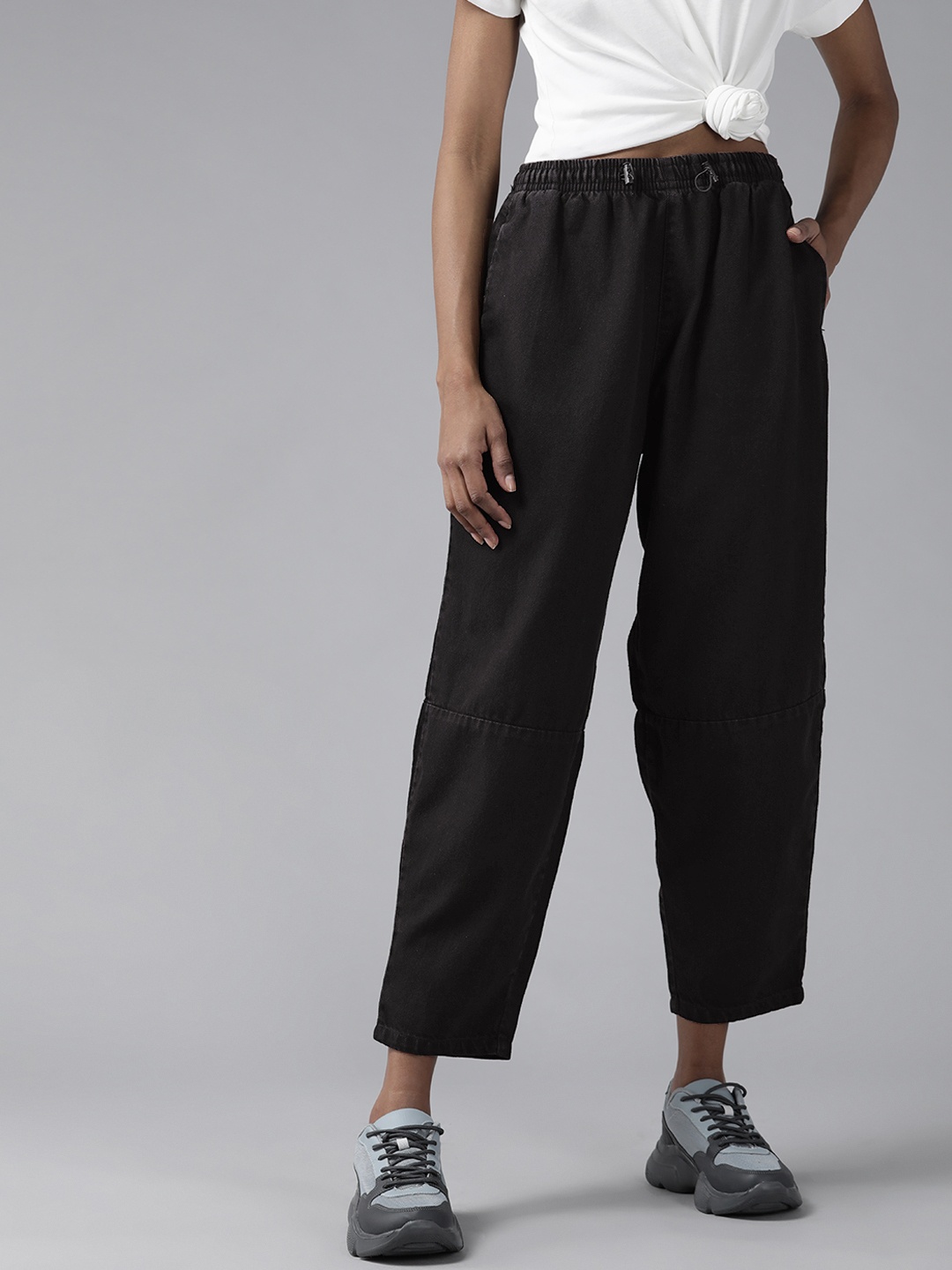 

Roadster Women Black Pure Cotton Slouchy Jogger Jeans