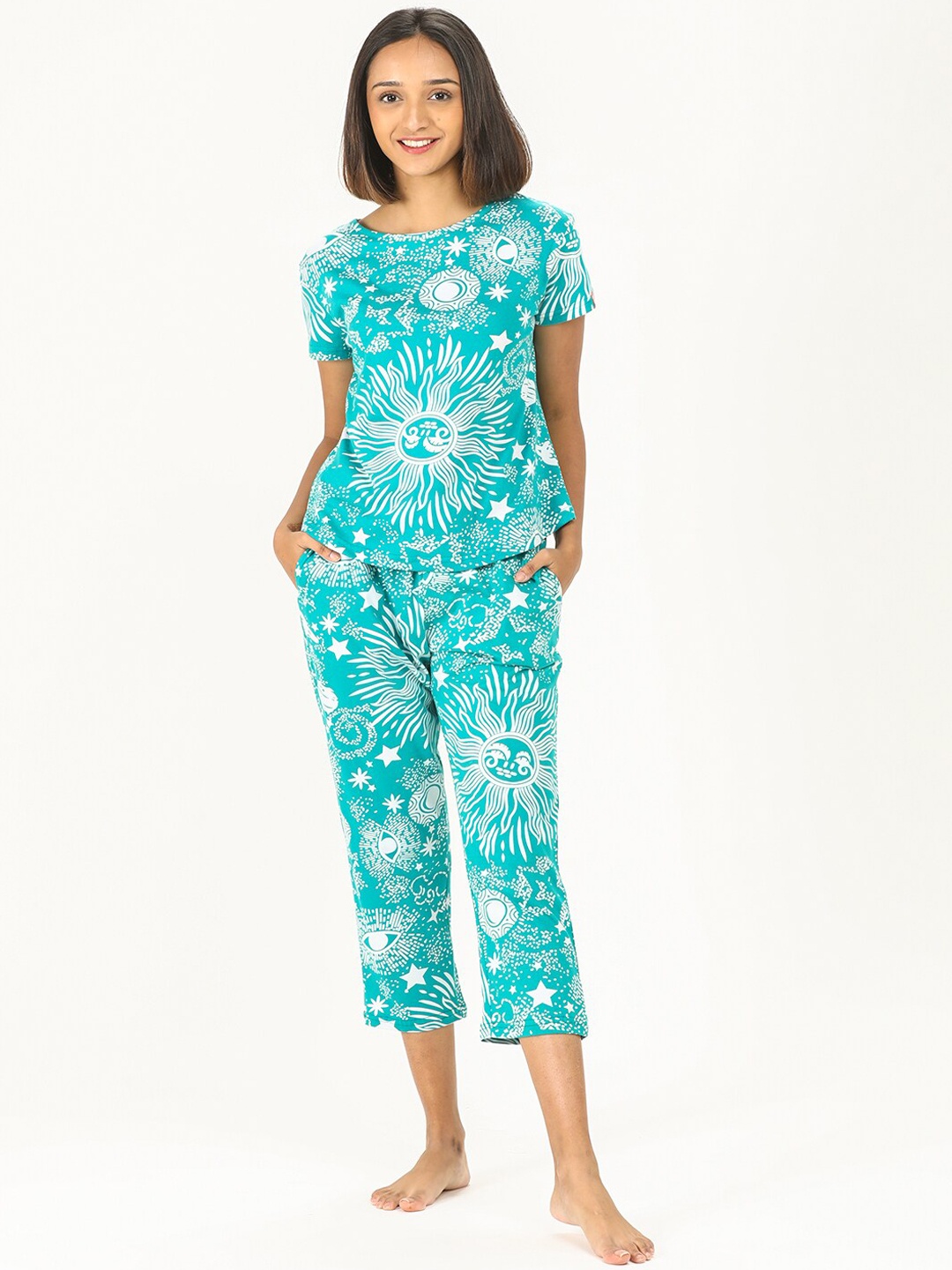 

Evolove Women Teal & White Printed Night suit