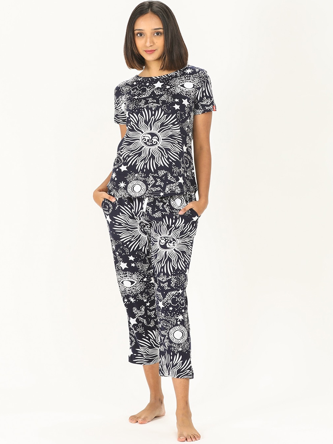 

evolove Women Black & White Printed Pure Cotton Night suit