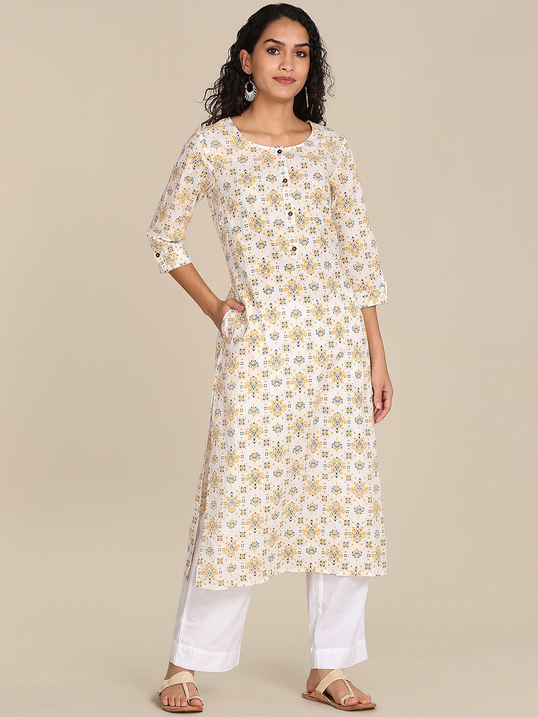 

Karigari Women White Floral Printed Cotton Kurta