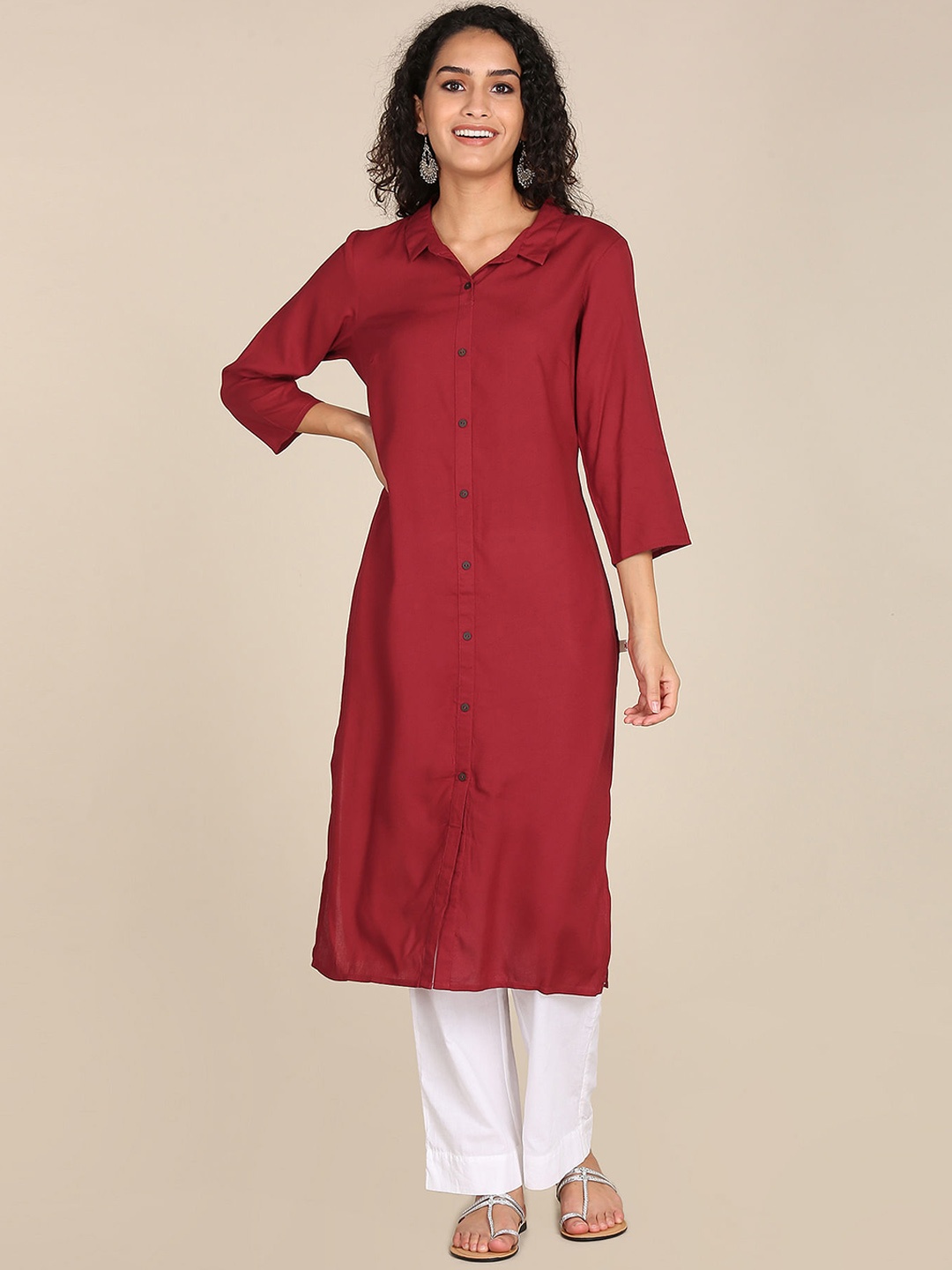 

Karigari Women Red Solid Shirt Collar Straight Kurta
