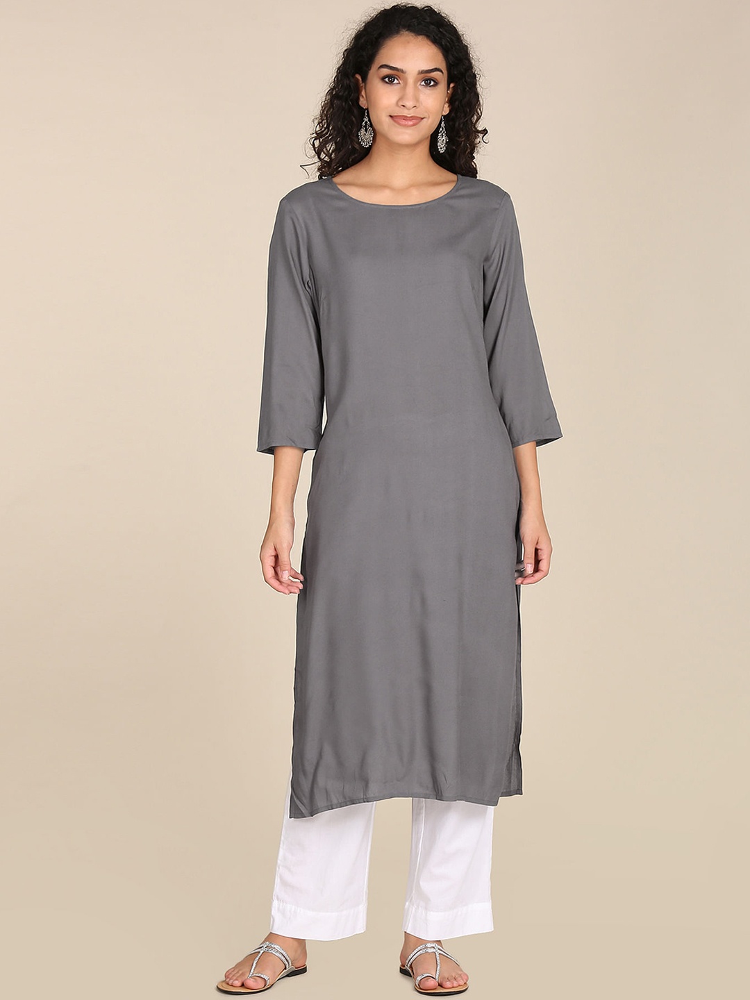 

Karigari Women Grey Solid Round Neck Straight Kurta