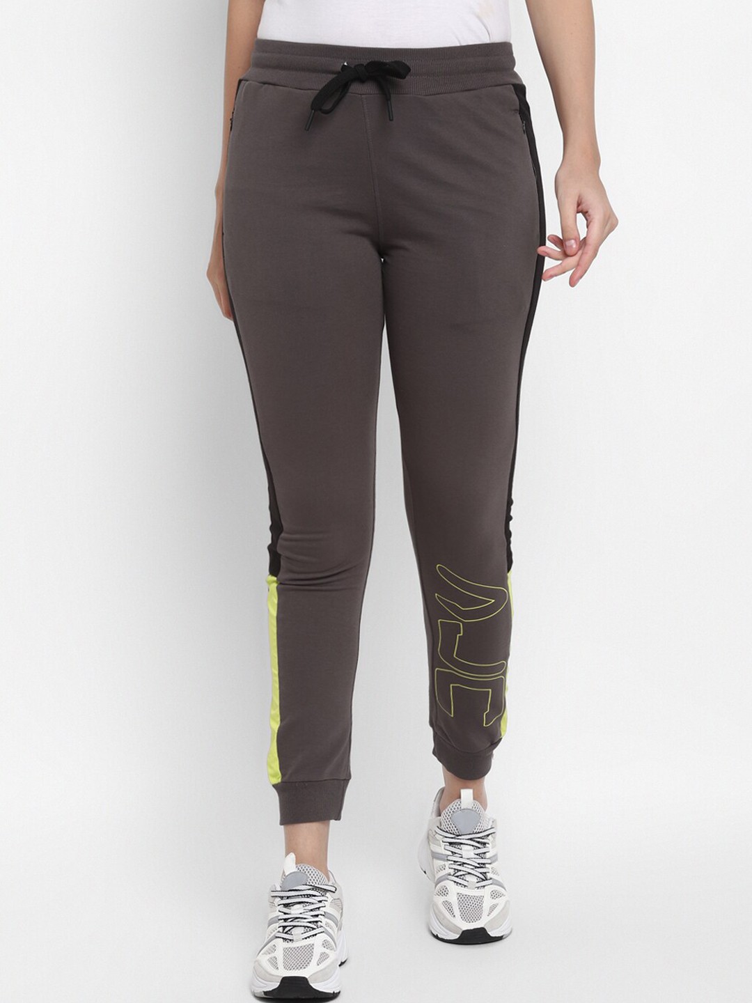 

Alan Jones Women Grey Solid Slim-Fit Joggers
