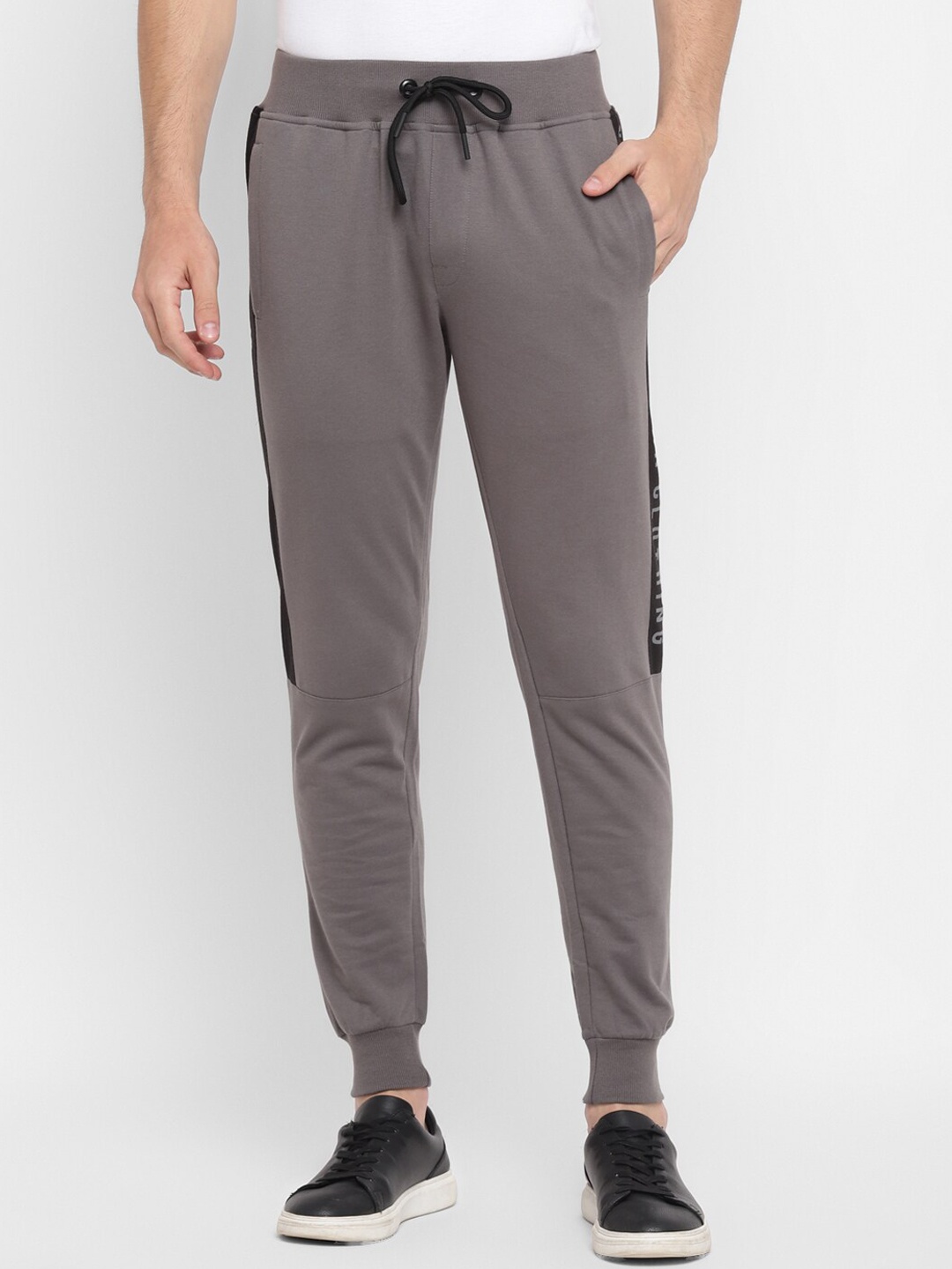 

Alan Jones Men Grey Solid Slim-Fit Joggers