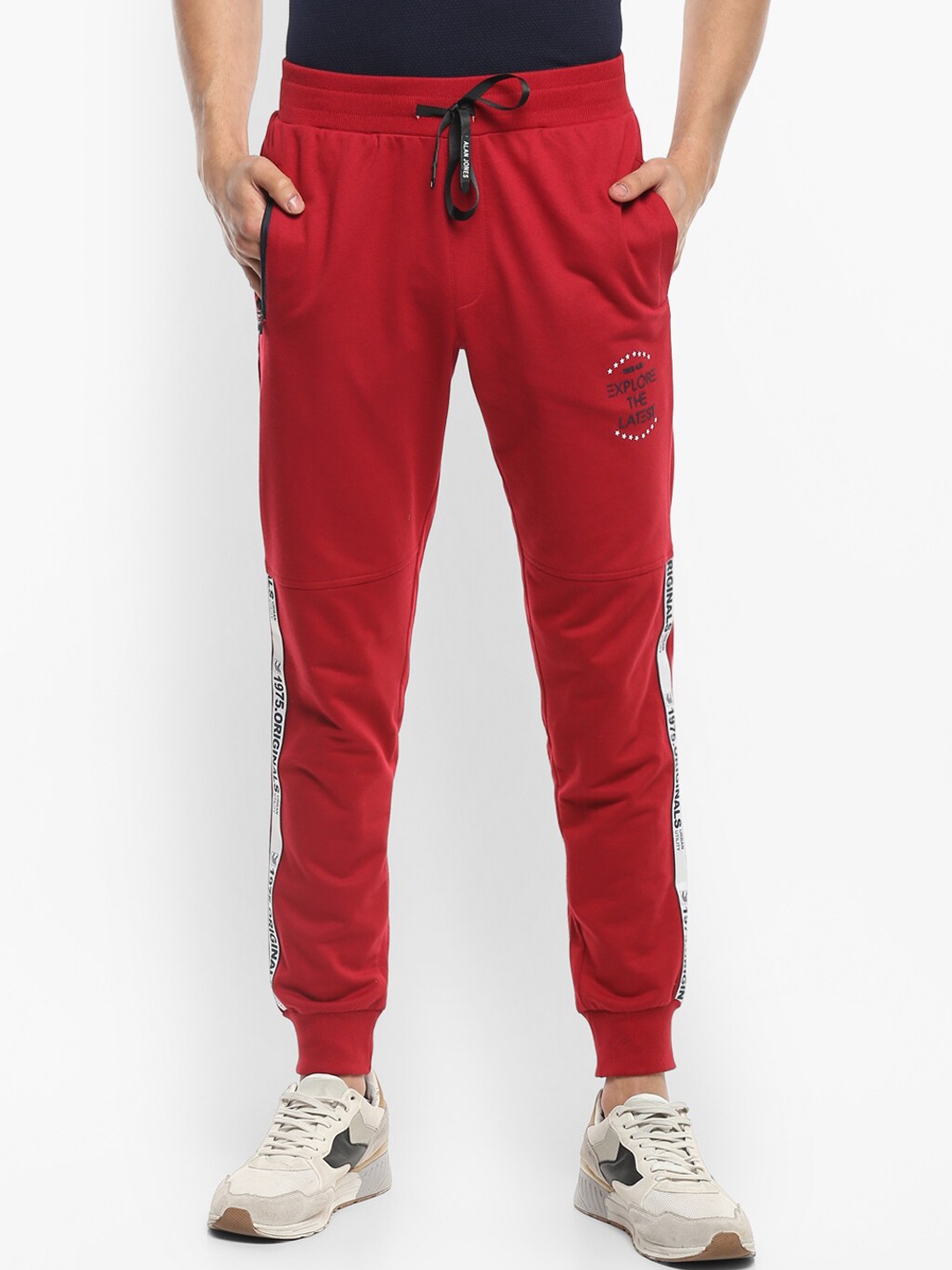 

Alan Jones Men Maroon Solid Slim-Fit Joggers Track Pant, Red