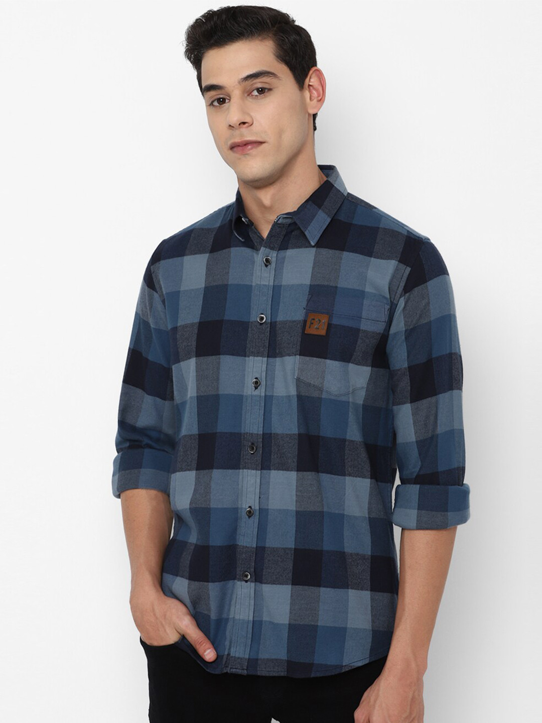 

FOREVER 21 Men Navy Blue Regular Fit Buffalo Checks Checked Cotton Casual Shirt