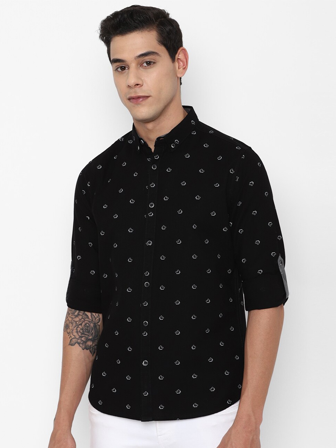 

FOREVER 21 Men Black Regular Fit Printed Cotton Casual Shirt