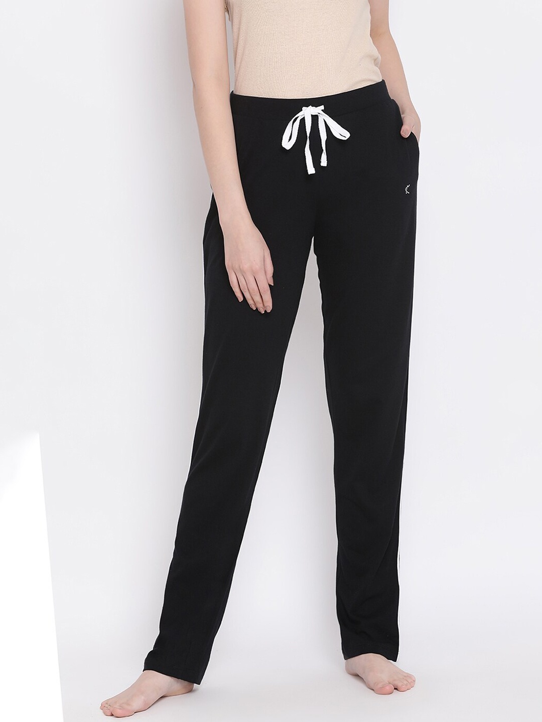 

Kanvin Women Black Solid Pure Cotton Lounge Pants