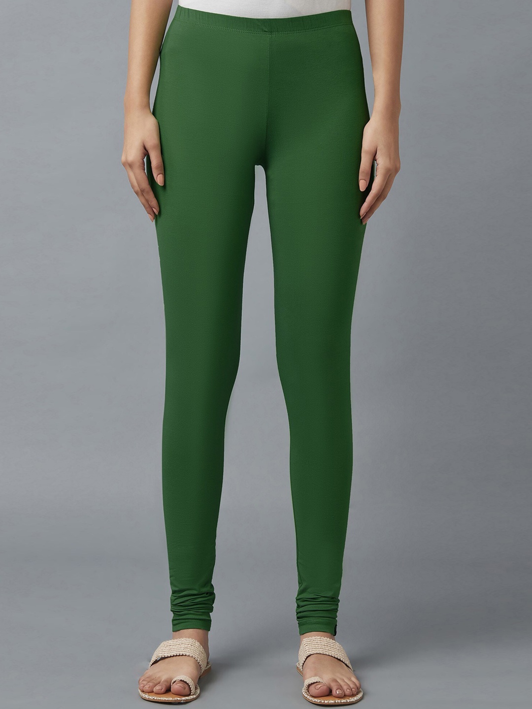 

elleven Women Green Solid Churidar length leggings