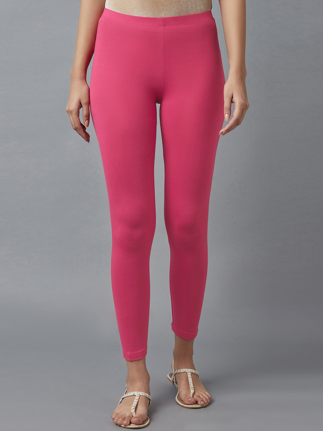 

elleven Women Pink Solid Tights