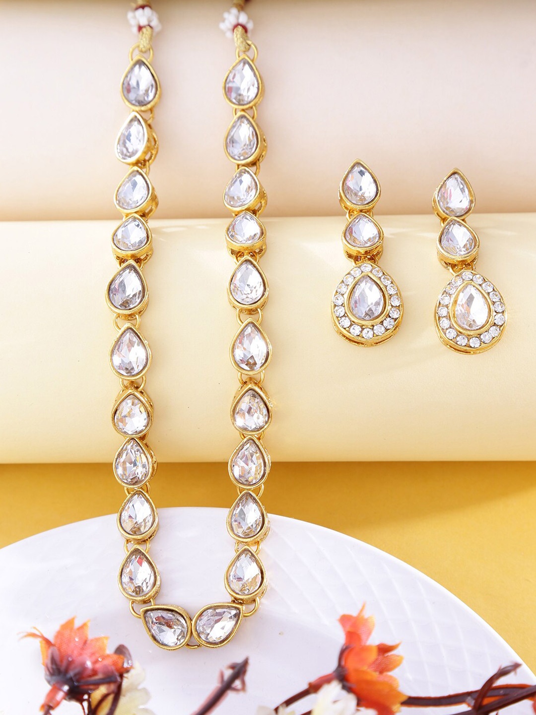 

LIVE EVIL White & Gold-Plated Kundan Necklace