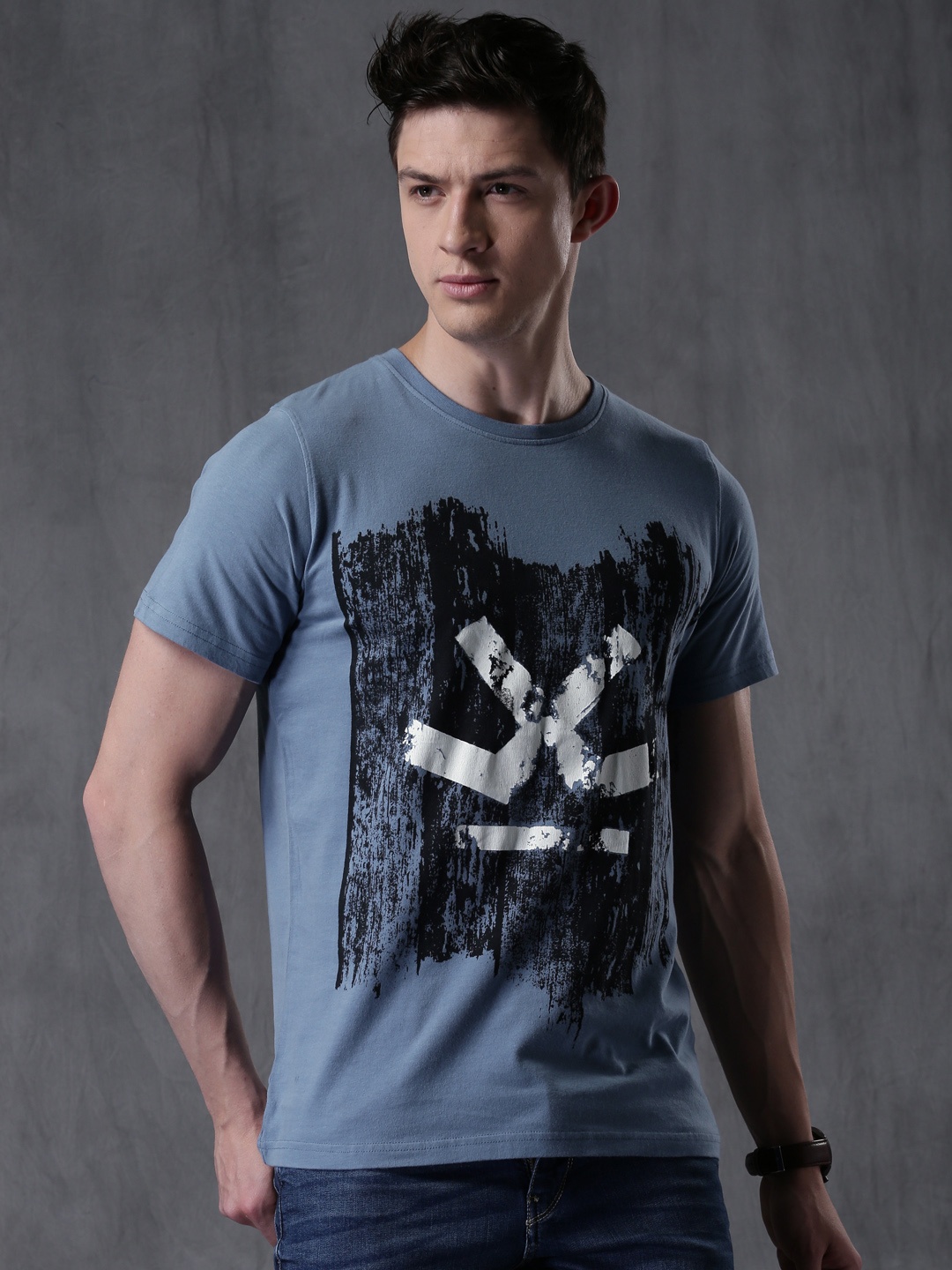 

WROGN Men Blue Graphic Printed Cotton T-shirt