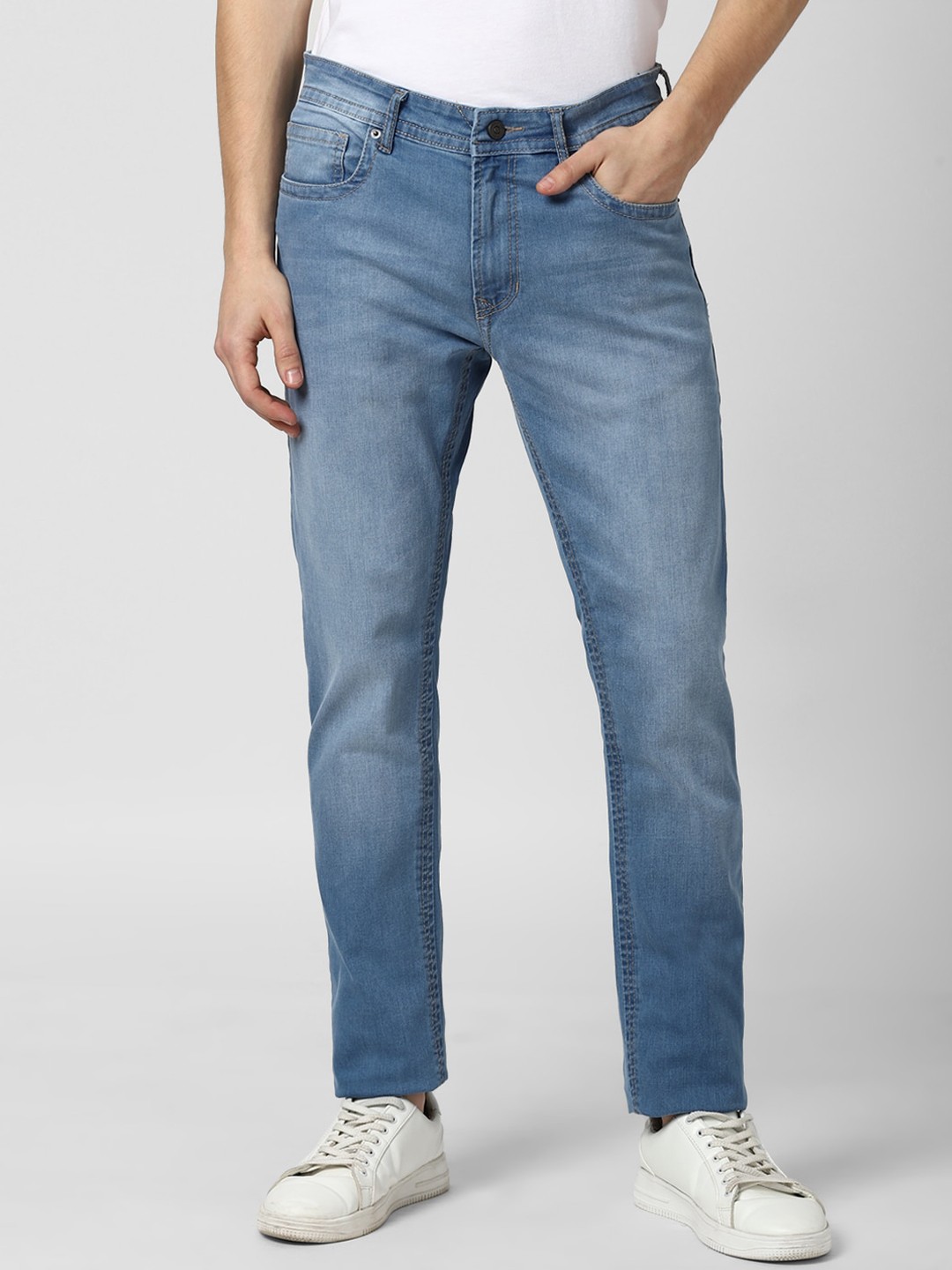 

Peter England Casuals Men Blue Tapered Fit Mildly Distressed Stetrchable Jeans