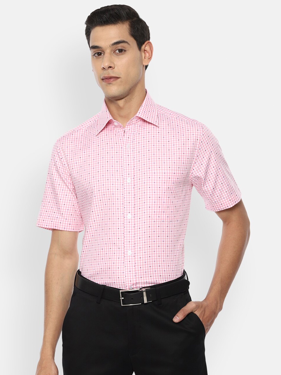 

Louis Philippe Men Pink Regular Fit Checked Cotton Formal Shirt