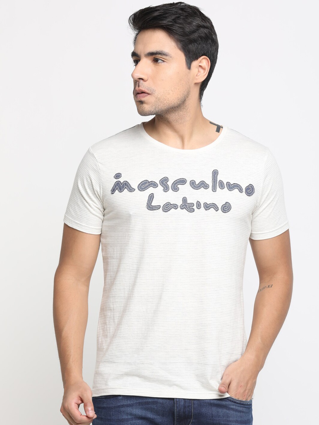 

Masculino Latino Men Off White Cotton Typography Printed T-shirt