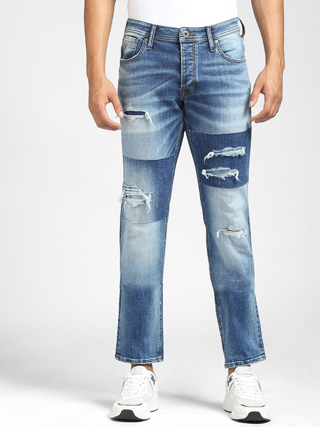 

Jack & Jones Men Blue Low-Rise Mildly Distressed Regular Fit Light Fade Stretchable Jeans