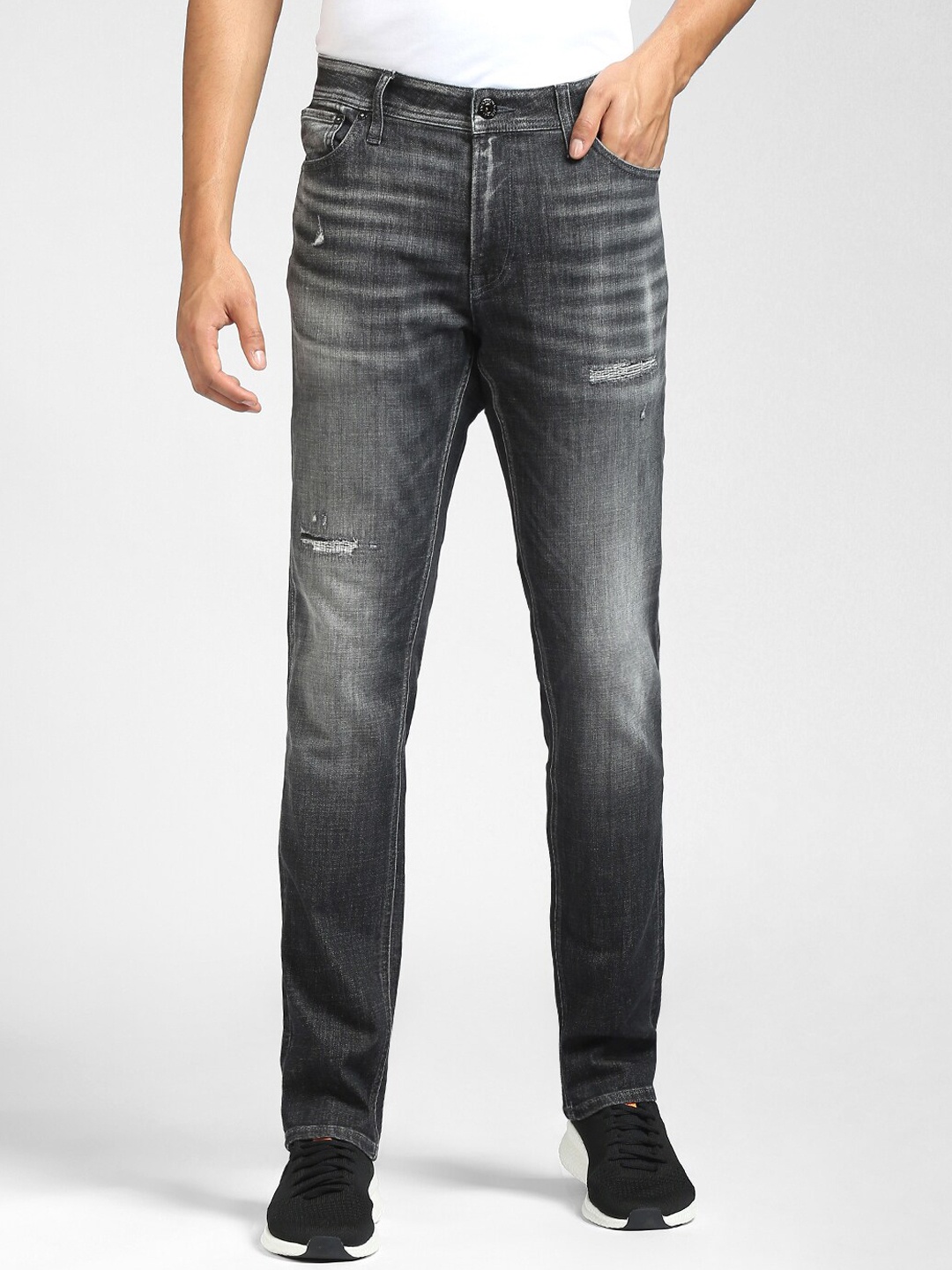 

Jack & Jones Men Black Solid Low-Rise Low Distress Heavy Fade Stretchable Jeans