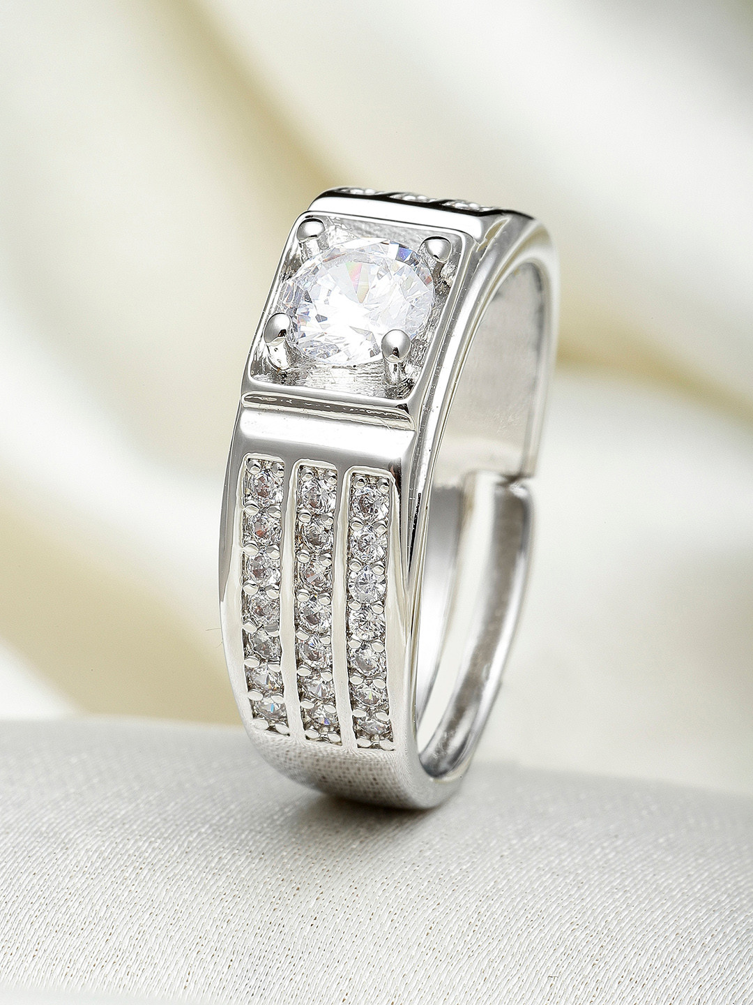 

KARATCART Men Silver-Toned White AD-Studded Finger Ring