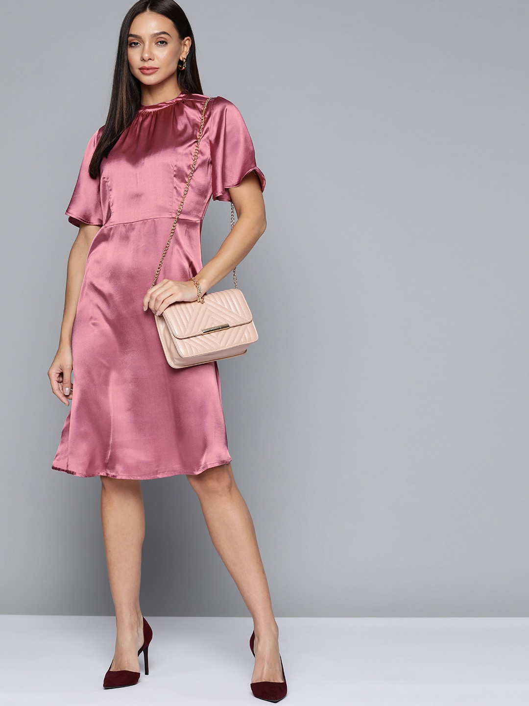 

Chemistry Onion Pink Satin Finish Solid Fit and Flare Dress