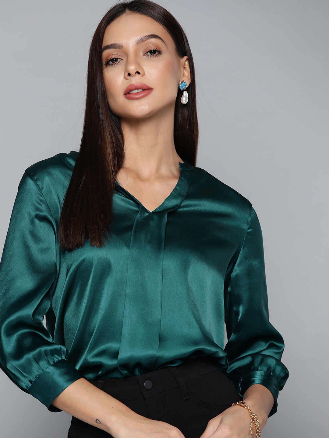 

Chemistry Green Satin Mandarin Collar Top