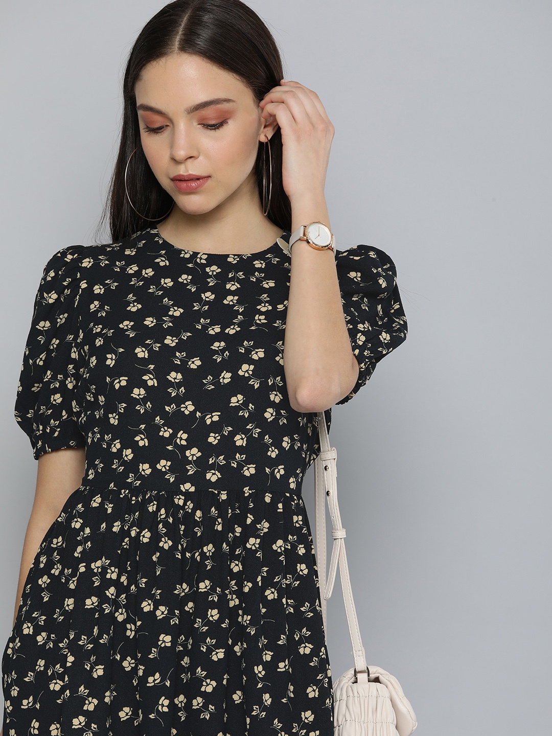 

Chemistry Black & Beige Floral Gathered Fit And Flared Dress