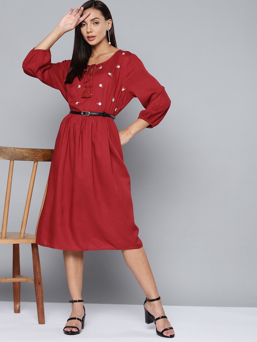 

Chemistry Maroon & White Floral Motifs Embroidered Tie-Up Neck Fit and Flare Midi Dress