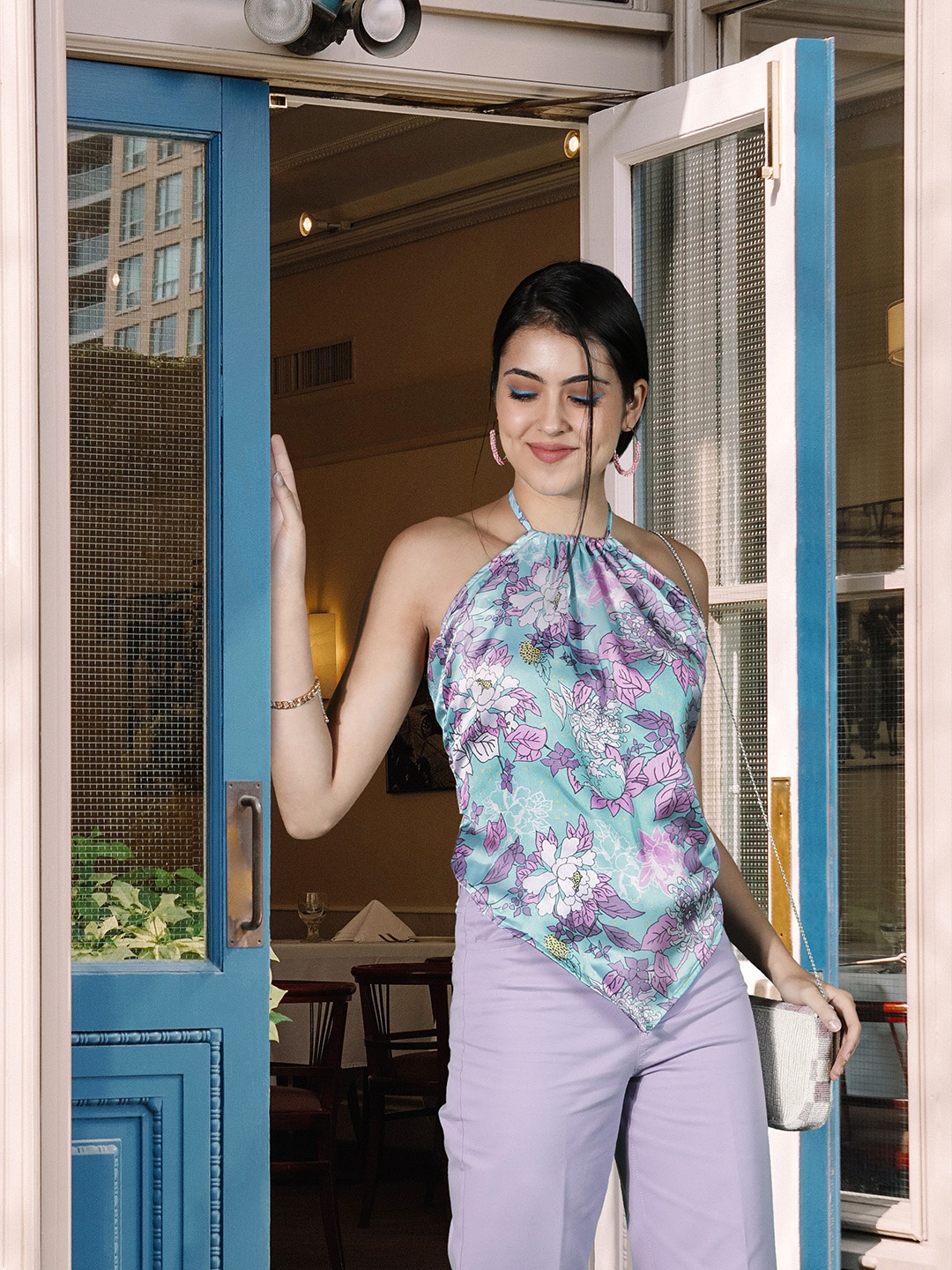 

FOREVER 21 Blue & Purple Tropical Print Halter Neck Styled Back Top