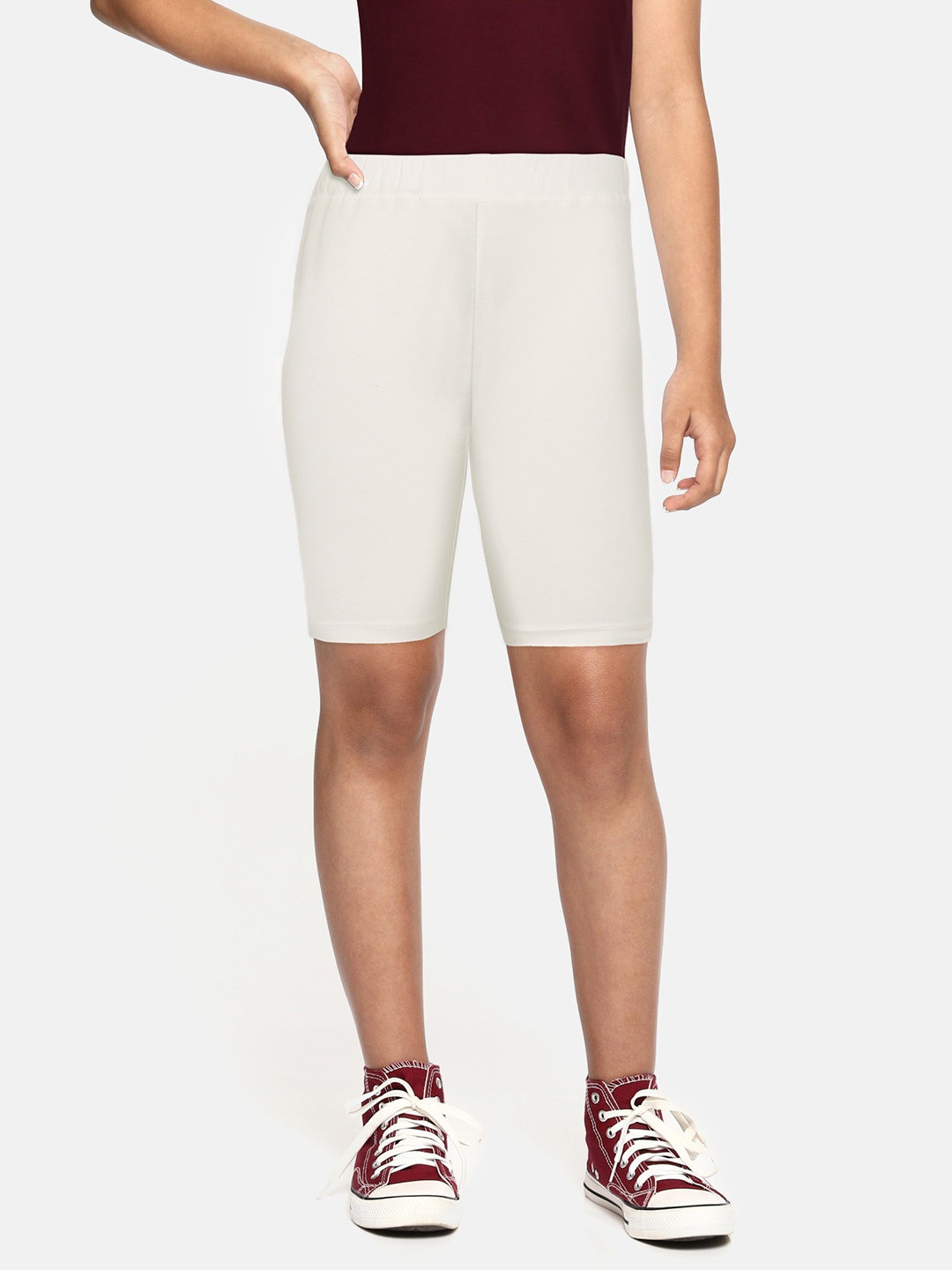 

SEYBIL Girls White Solid Slim Fit Shorts