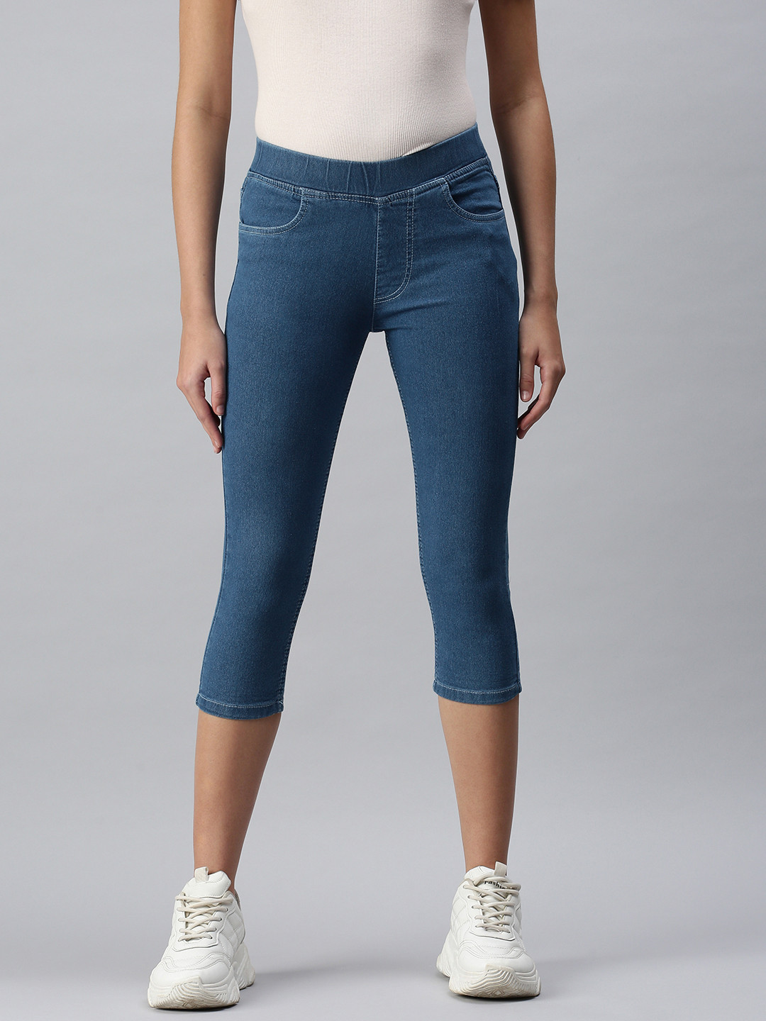 

ADBUCKS Women Blue Solid Skinny Fit Capris