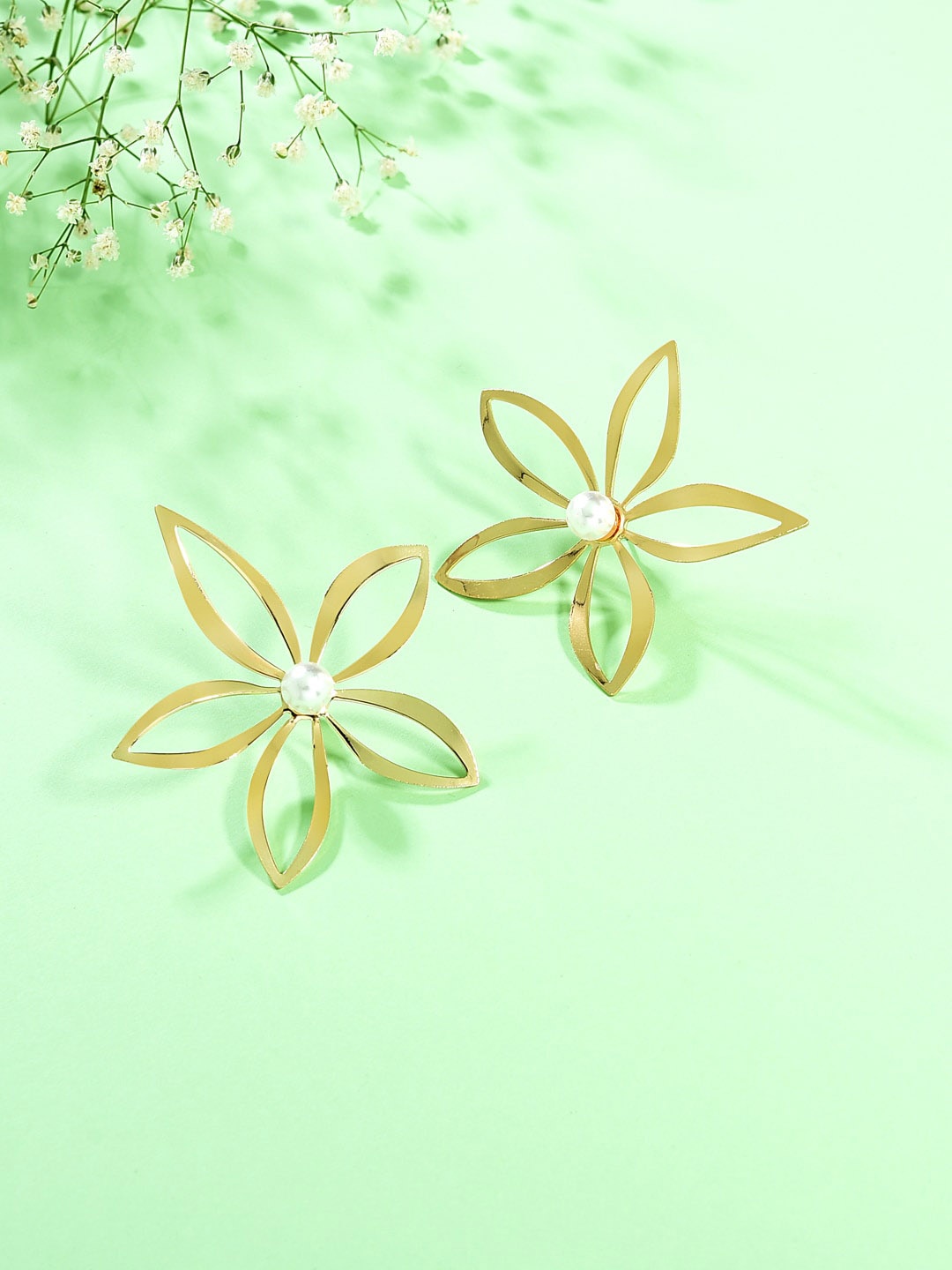 

ToniQ Women Gold-Toned Flower Shaped Pearl Stud Contemporary Studs Earrings