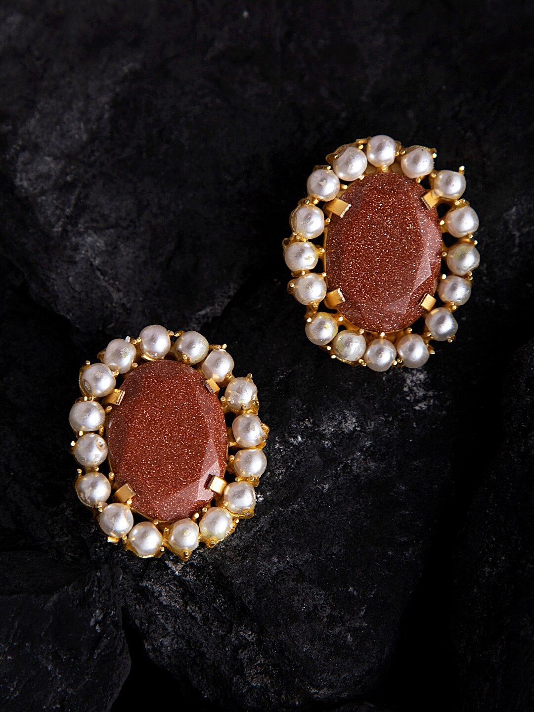 XAGO Women Brown & White Contemporary Studs Earrings