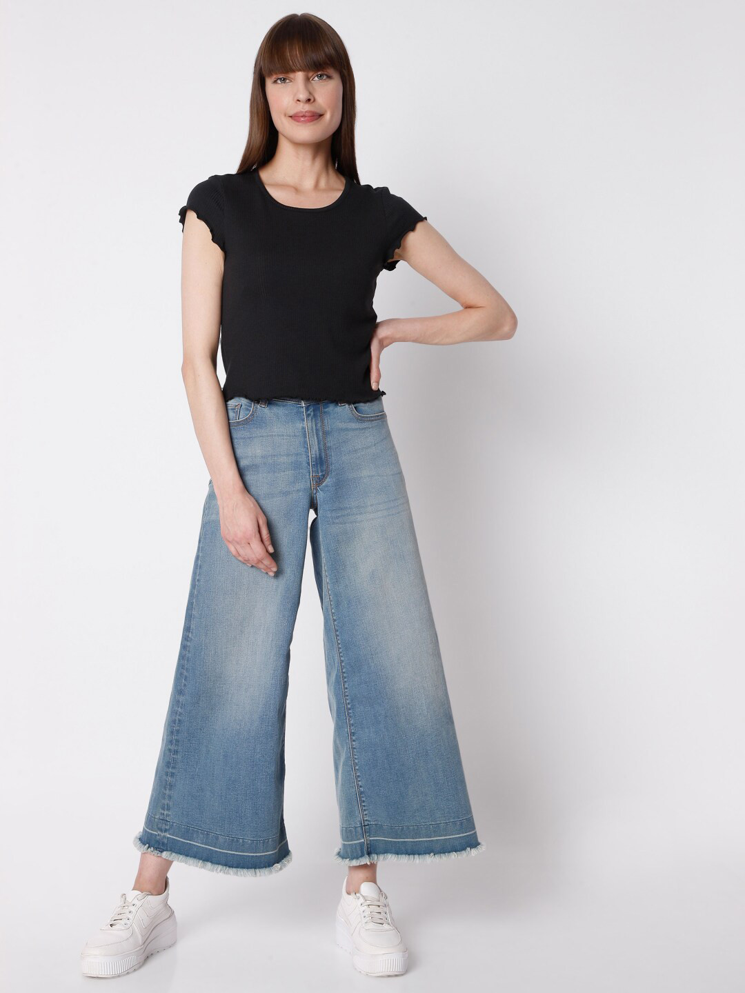 

Vero Moda Women Black Solid Crop Regular Top
