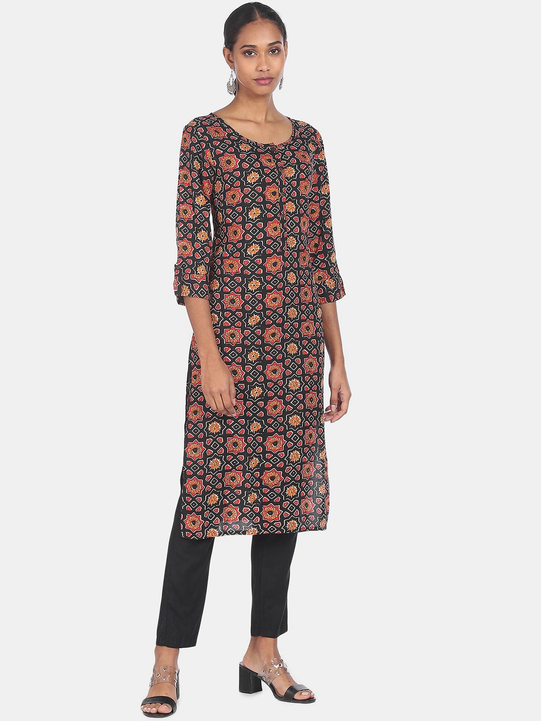 

Karigari Women Black & Red Ethnic Motifs Printed Kurta