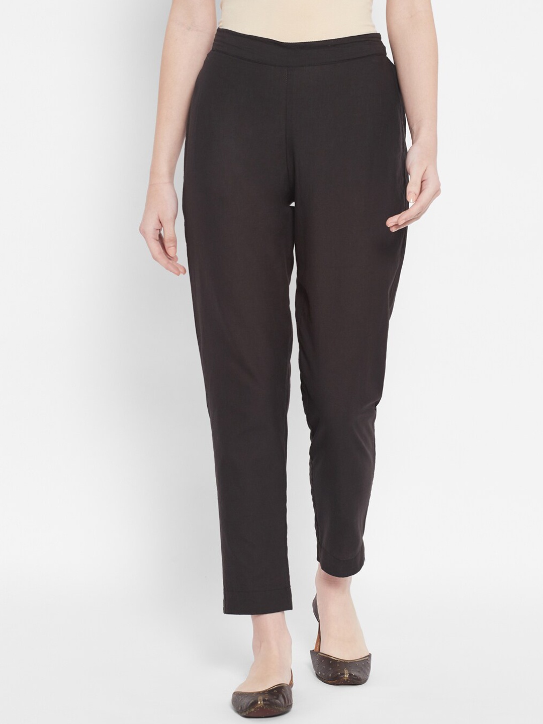 

DESI BEATS Women Black Original Regular Fit Pure Cotton Cropped Trousers
