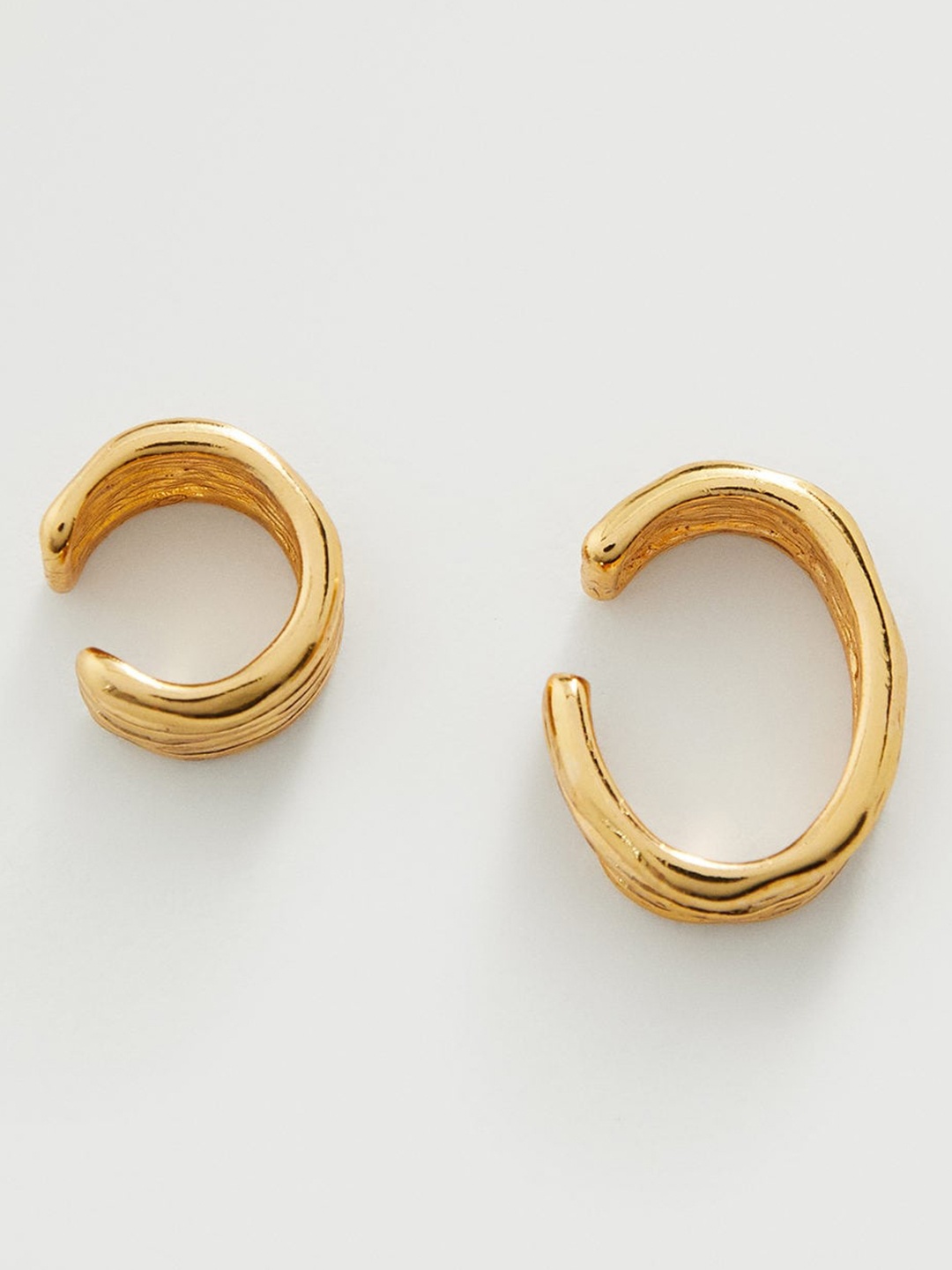 

MANGO Women Set of 2 Mismatch Ear Cuffs, Gold