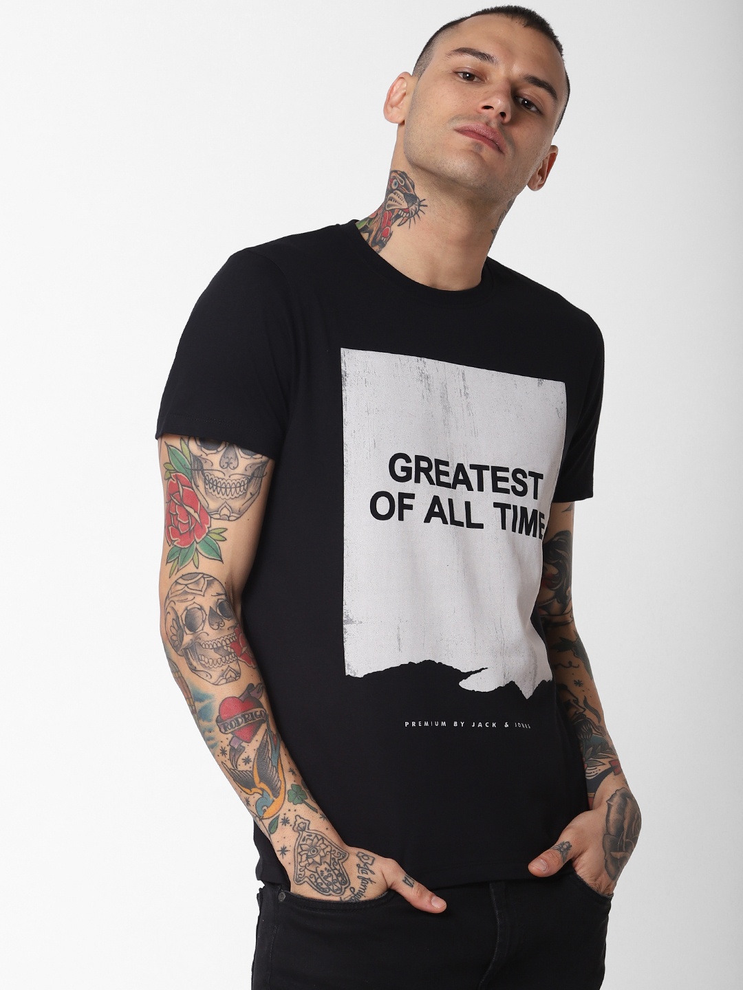 

Jack & Jones Men Black Typography Printed Pure Cotton Slim Fit T-shirt