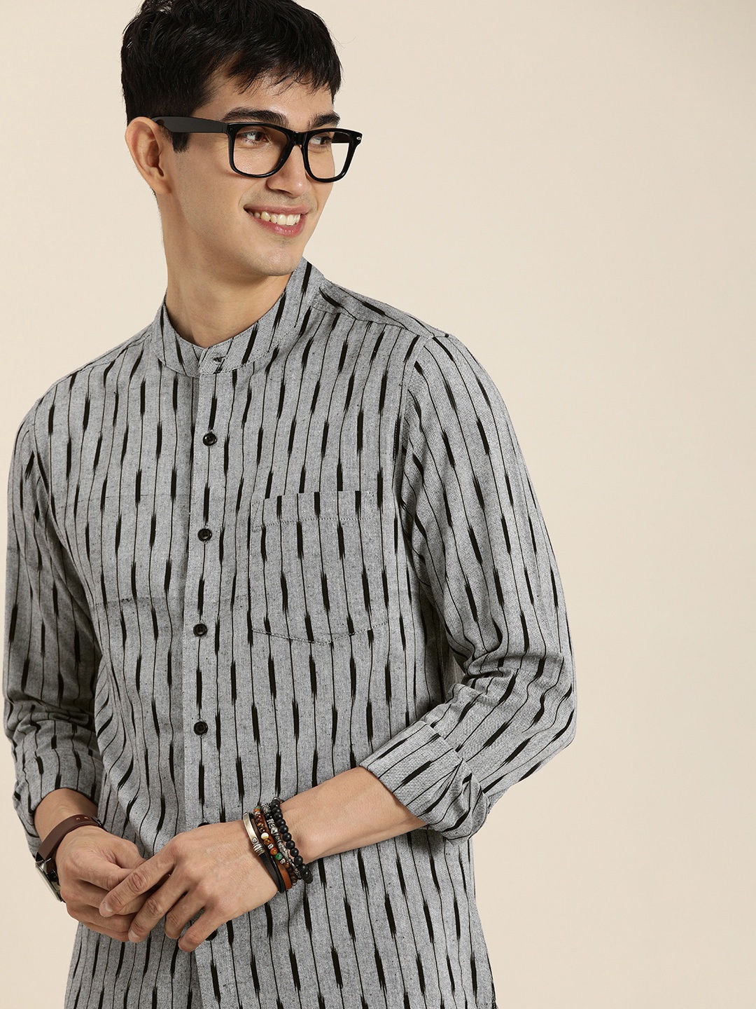 

Taavi Men Grey And Black Ikat Printed Mandarin-Collar Casual Shirt