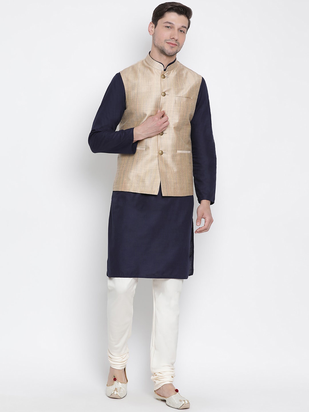 

VASTRAMAY Men Navy Blue Kurta with Pyjamas