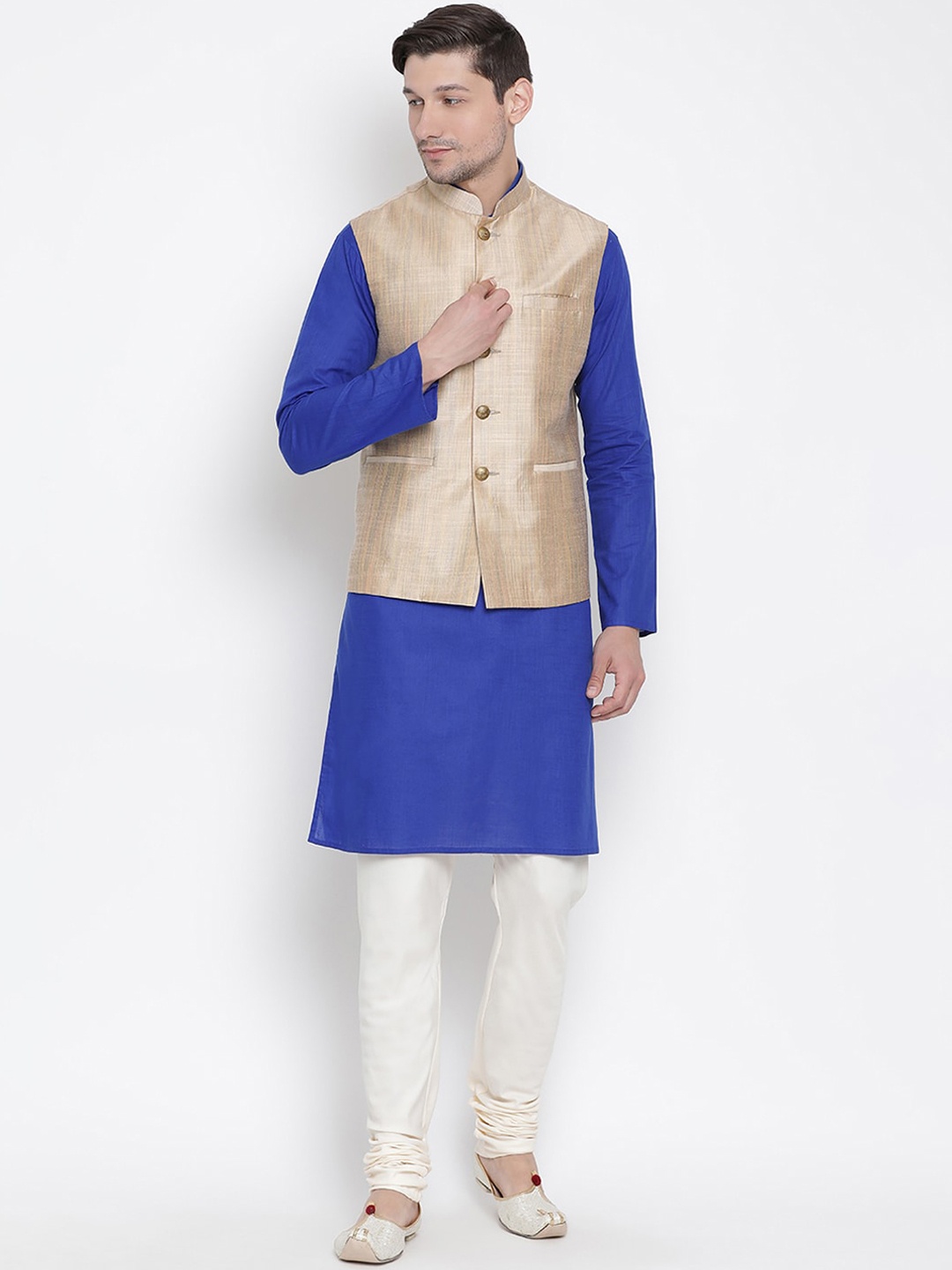 

VASTRAMAY Men Blue Solid Kurta & Churidar With Nehru Jacket