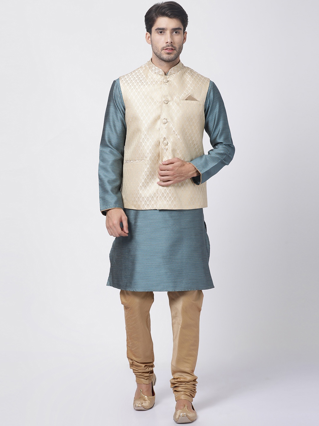 VASTRAMAY Men Blue Kurta with Churidar & Nehru Jacket