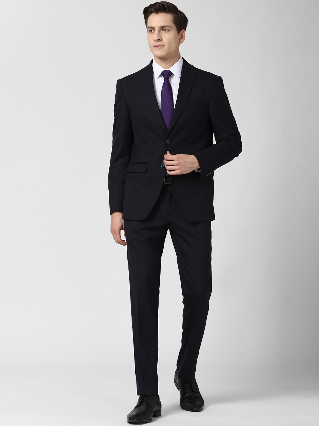 

Peter England Elite Men Black Solid Single-Breasted Slim-Fit 2-Piece Formal Suit