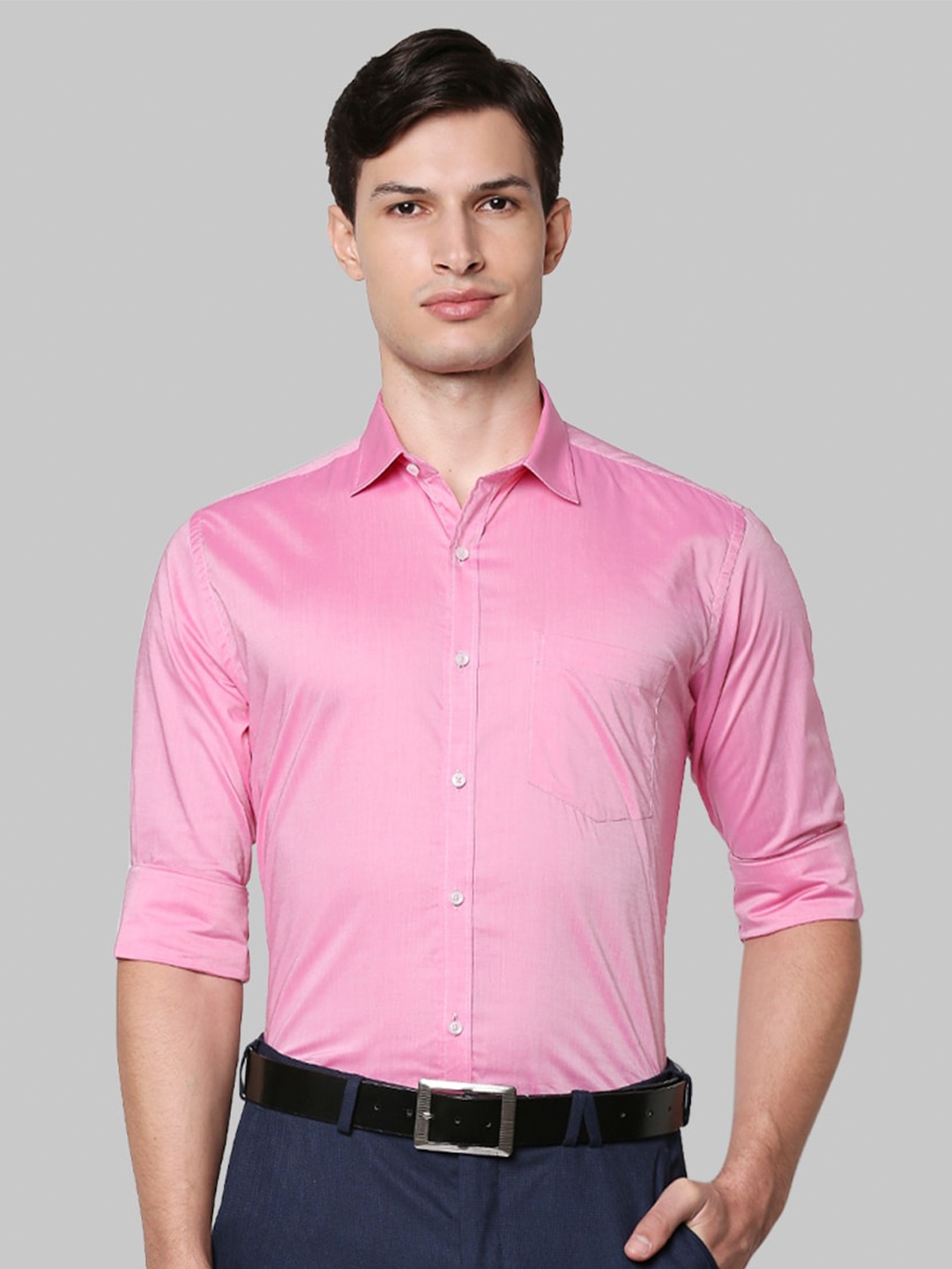 

Park Avenue Men Pink Solid Slim Fit Formal Shirt