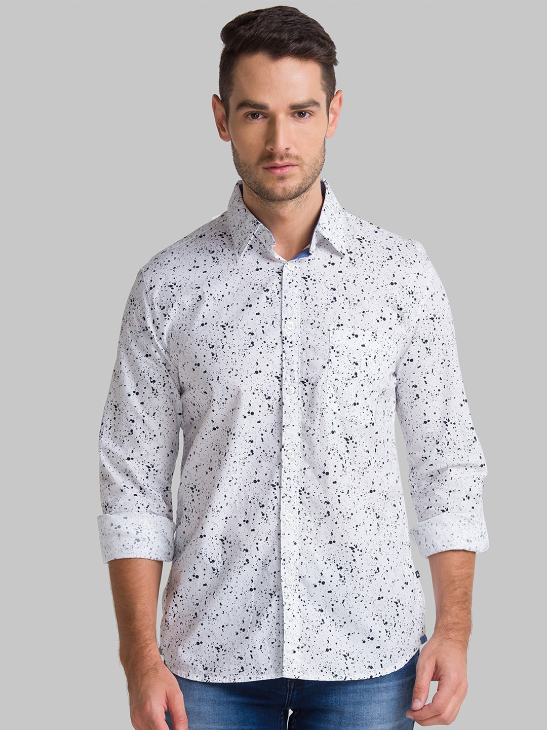 

Parx Men White & Black Slim Fit Printed Casual Shirt