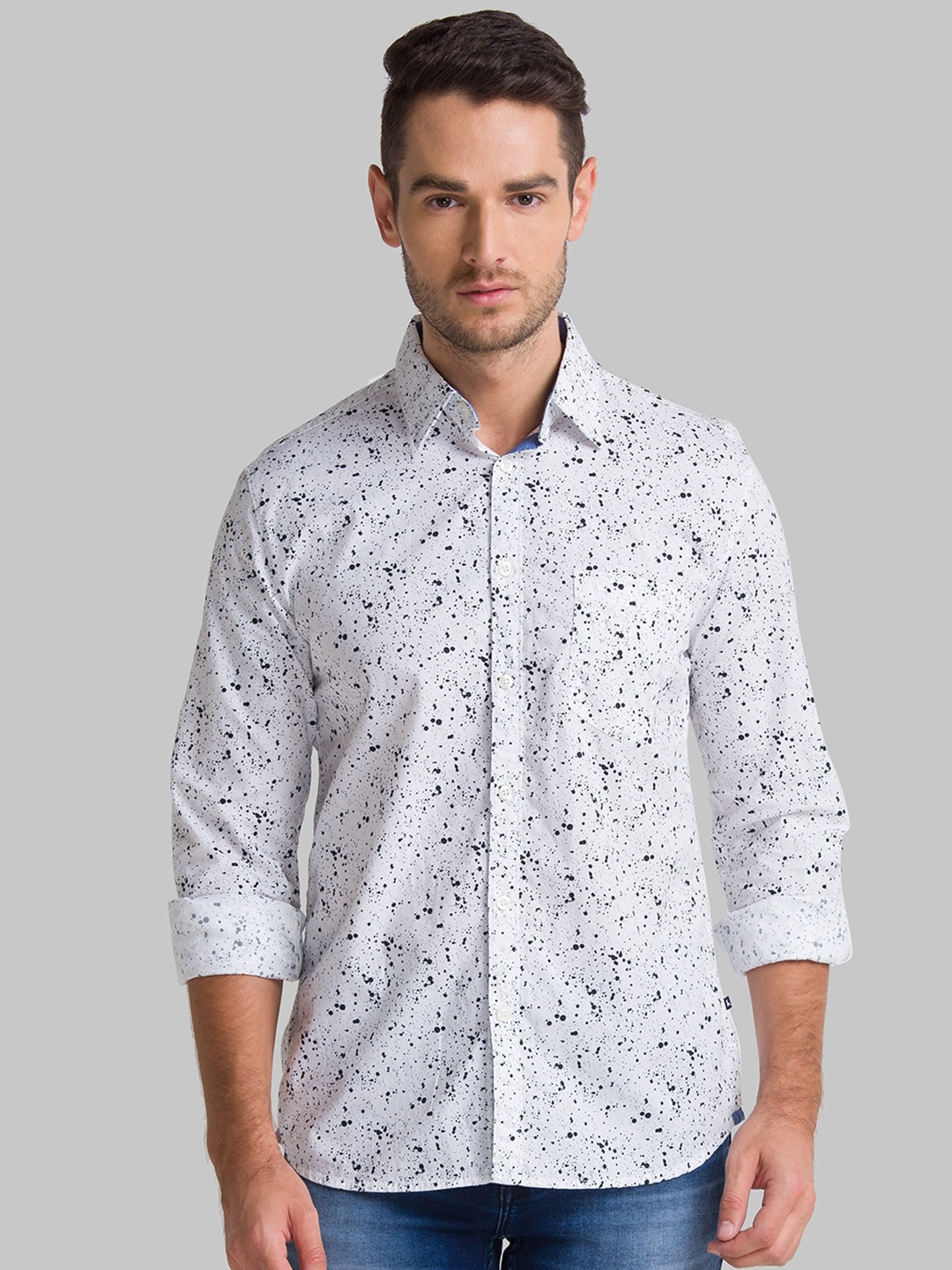 

Parx Men White & Black Slim Fit Printed Casual Shirt