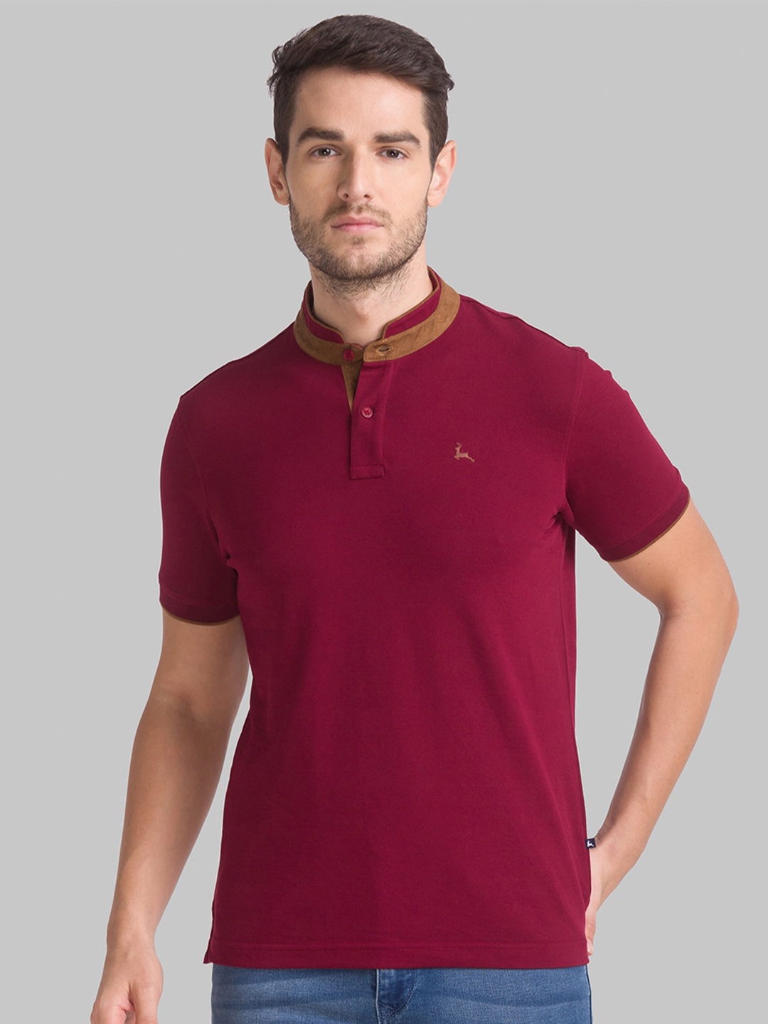 

Parx Men Maroon Mandarin Collar T-shirt