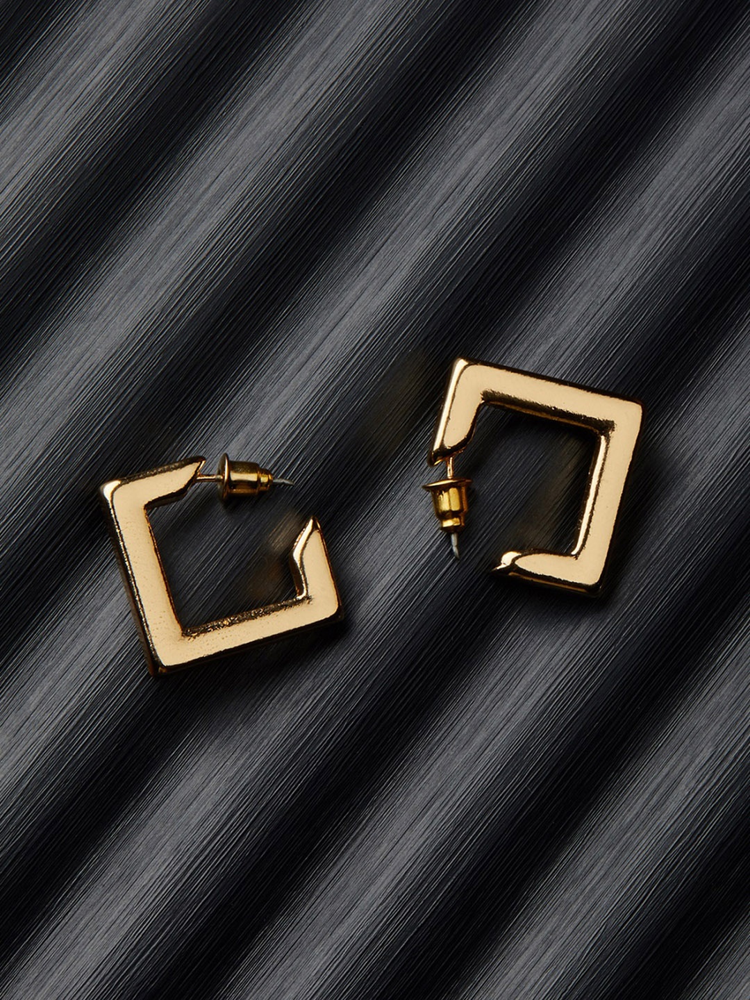 

Accessorize London Women Gold Reconnected Angular Hoop Earring